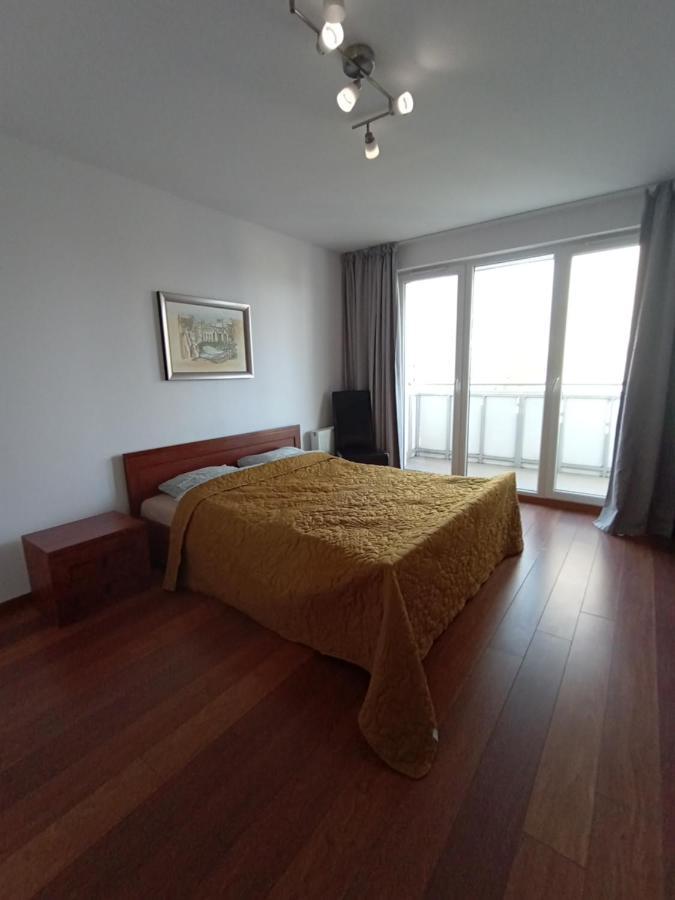 Private Apartment City Of Poznan - Free Parking Buitenkant foto